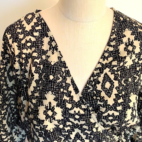 Patterned Women’s Romper Size Small - Picture 2 of 6